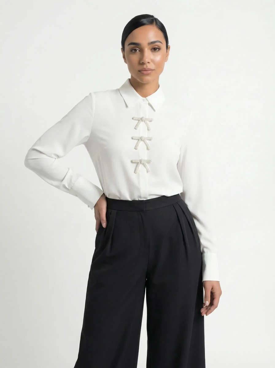 قميص أبيض بفيونكة أمامية