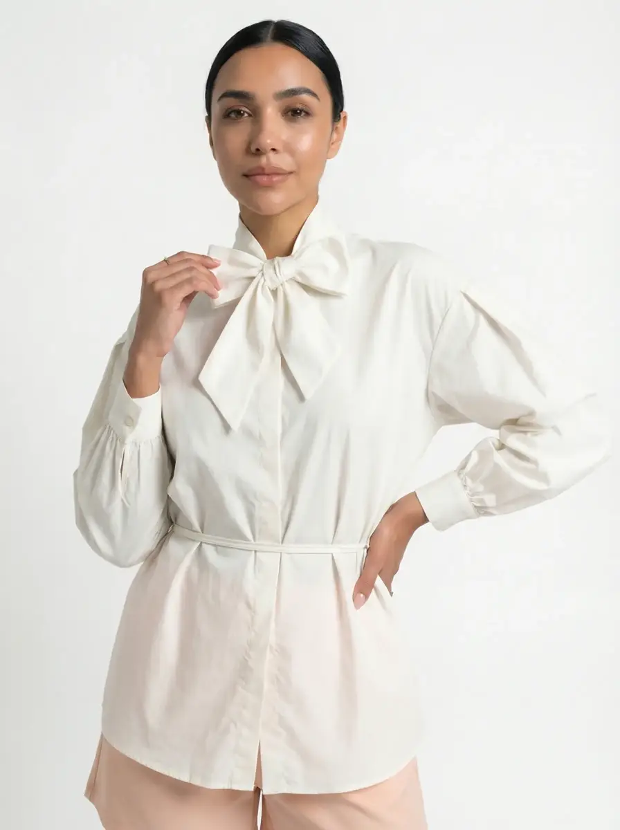 قميص بو تاي أبيض