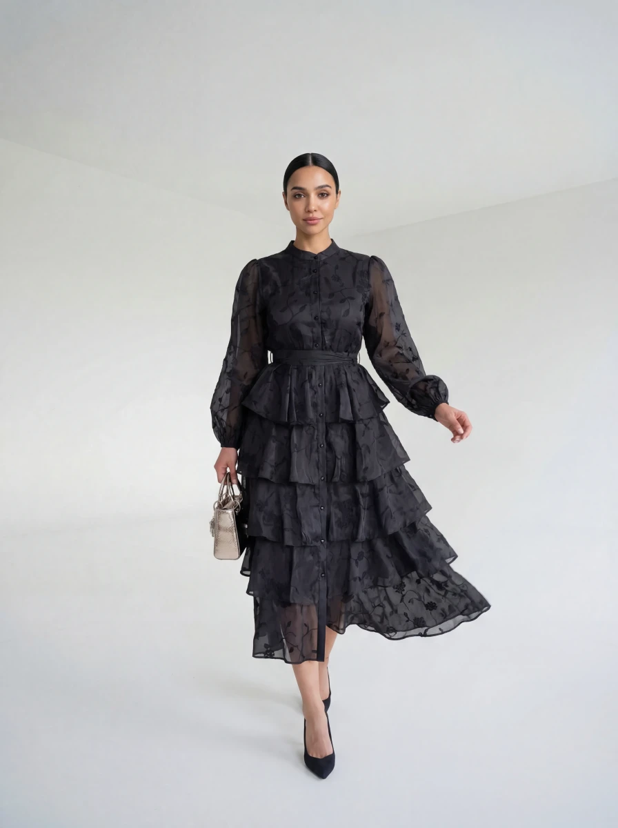 فستان اسود طبقات