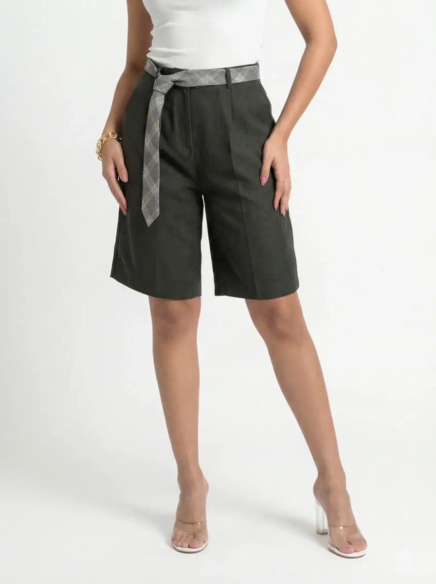 شورت أخضر زيتي إليغانت